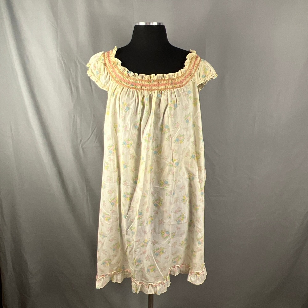 Vintage Womens Babydoll Nightgown Lavender Floral Lace Square Neck Sleepwear